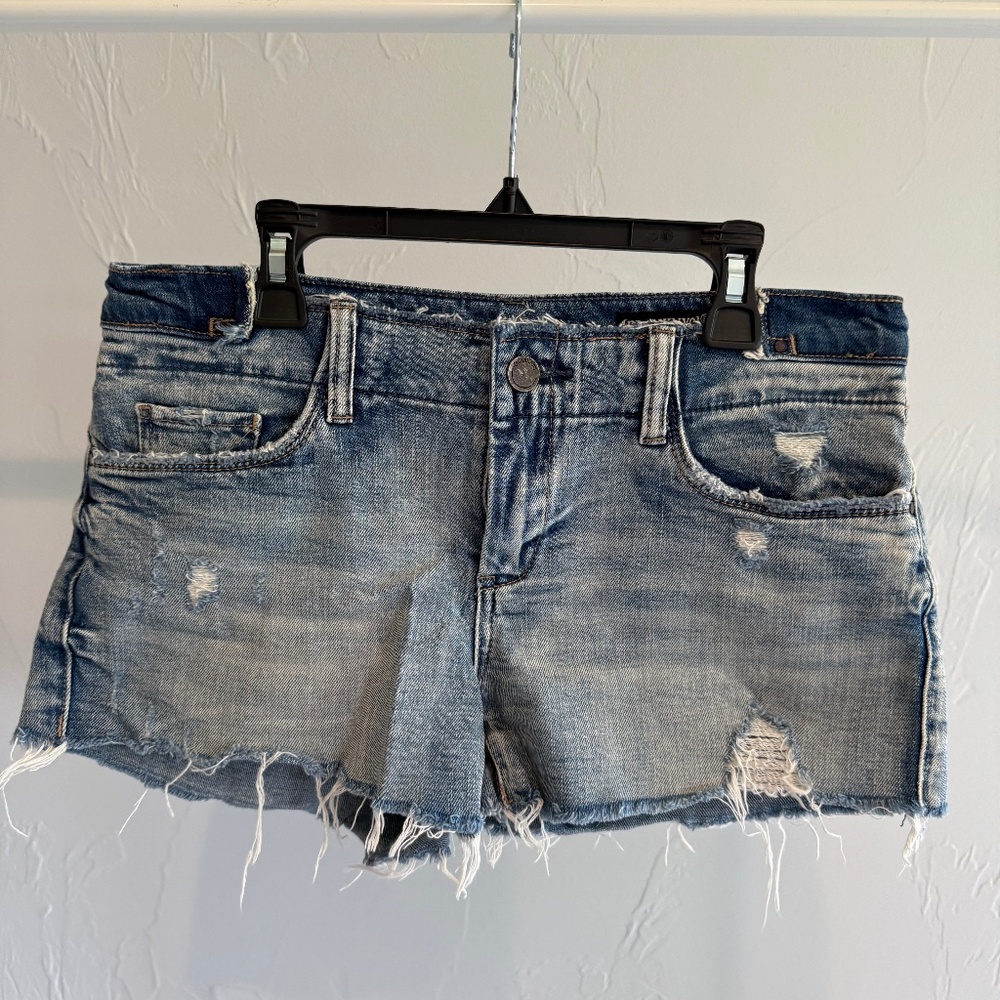 Women's low-rise Blank NYC denim "Astor" Short--size 26